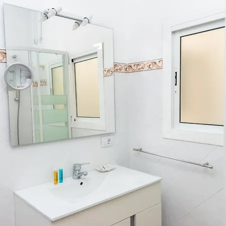 Primera Linea Playa Canteras Vistas Mar 4p By Lightbooking Apartment *