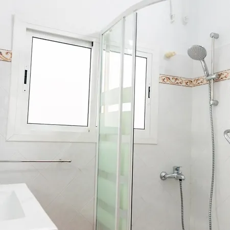 Primera Linea Playa Canteras Vistas Mar 4p By Lightbooking *
